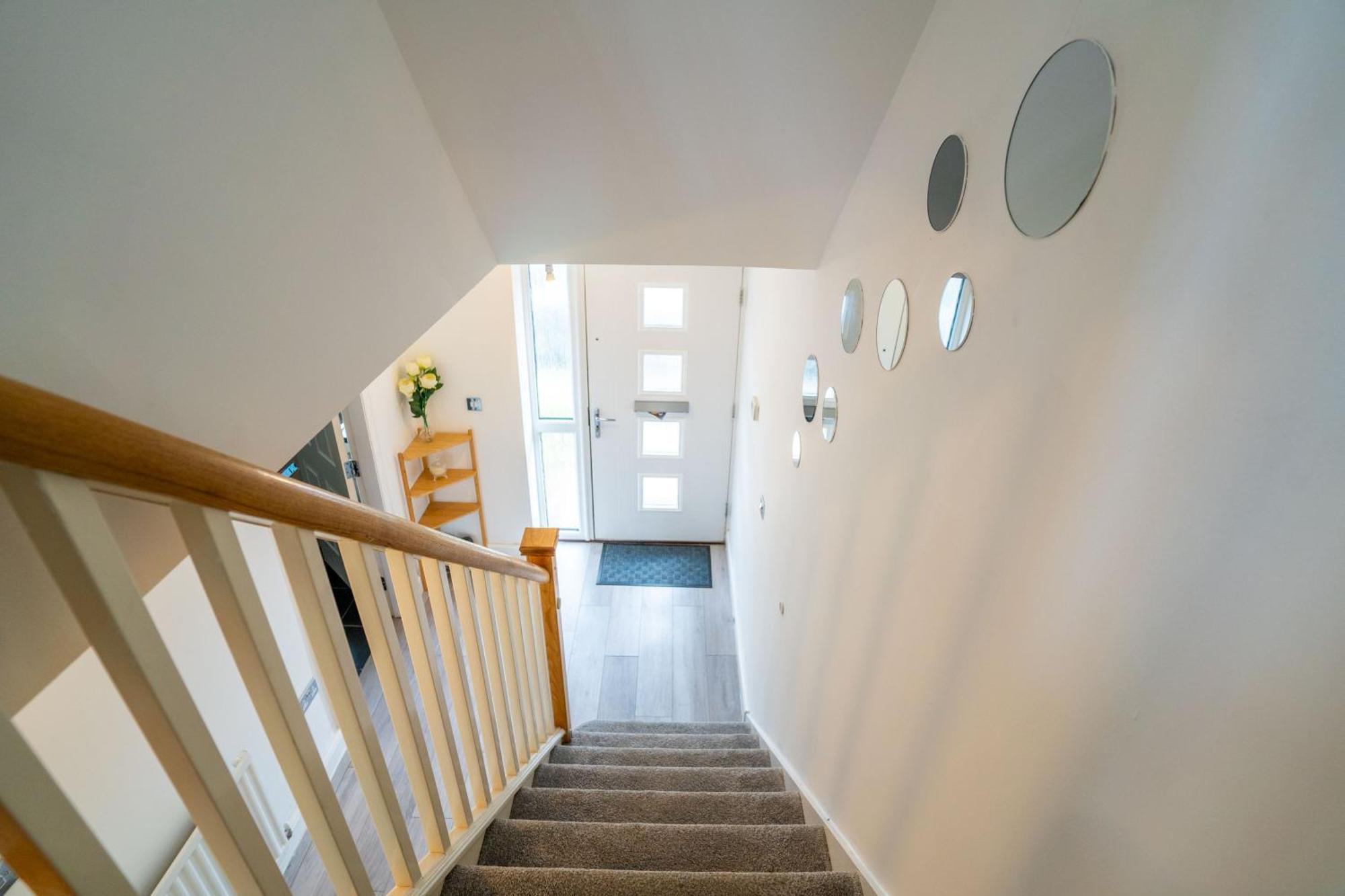 Mulberry Garden Villa Ковънтри Екстериор снимка