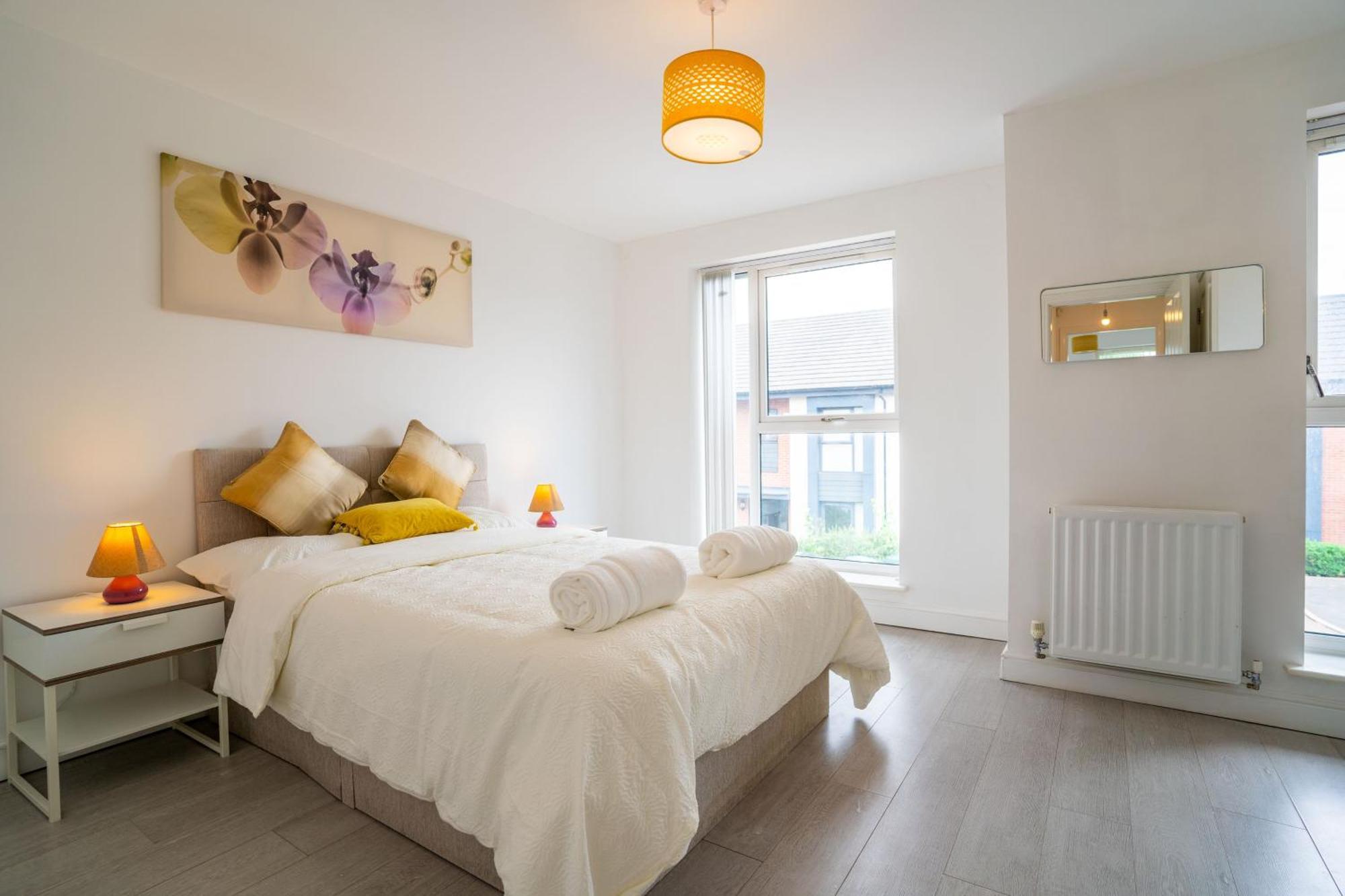 Mulberry Garden Villa Ковънтри Екстериор снимка