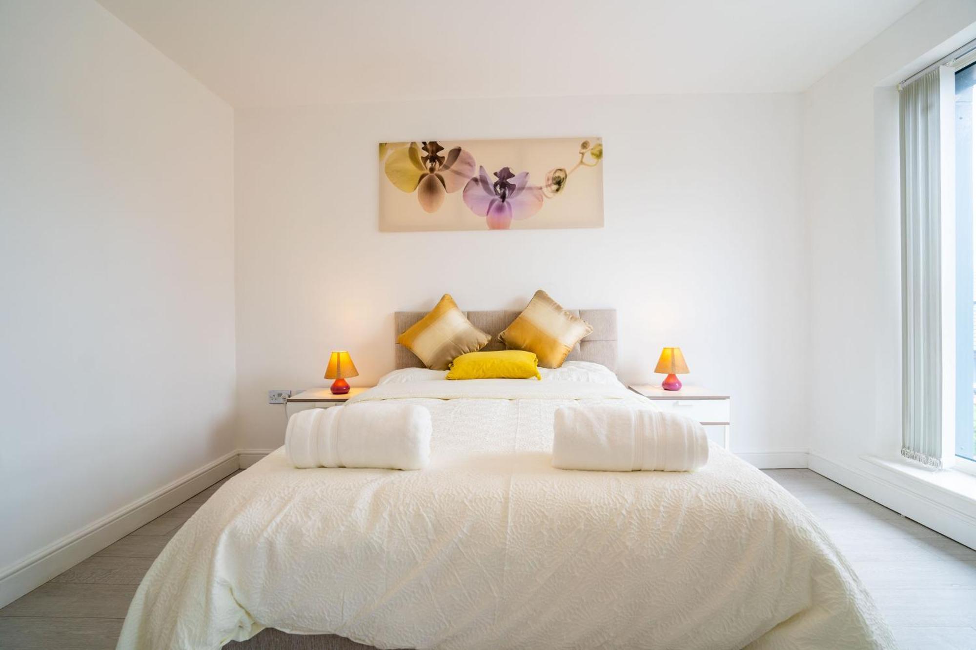 Mulberry Garden Villa Ковънтри Екстериор снимка
